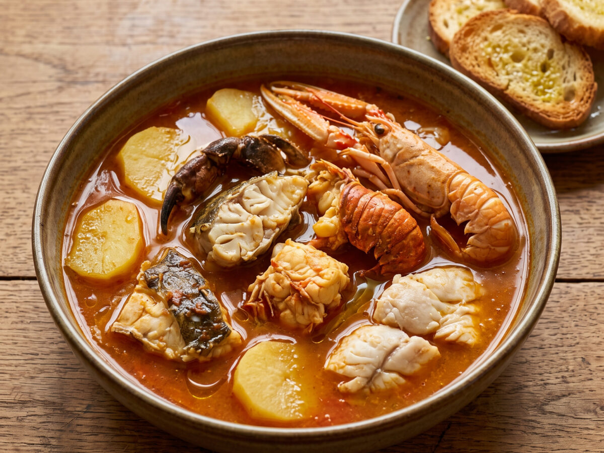 Aziminu – korsische Fischsuppe mit Meeresfrüchten
