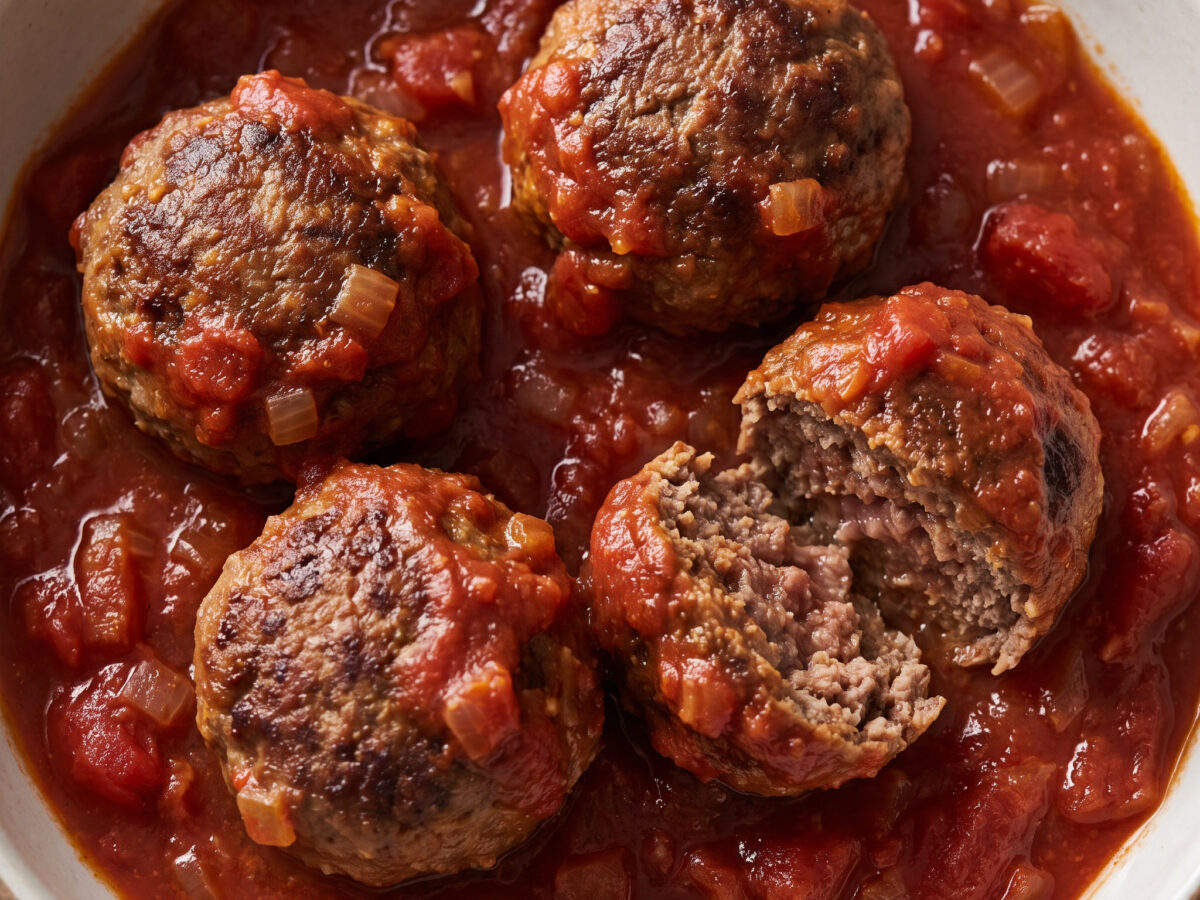 Boulettes de bœuf à la sauce tomate