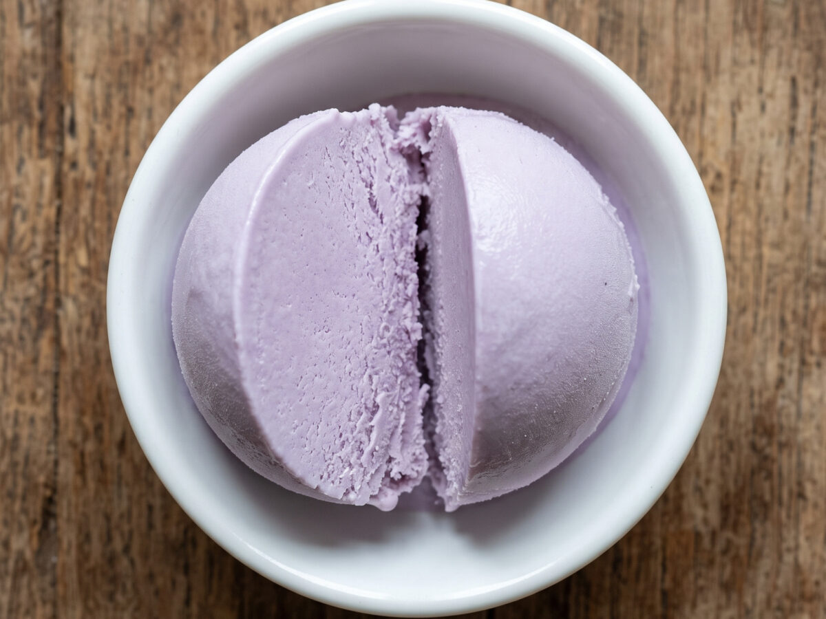 Glace à la violette de Toulouse