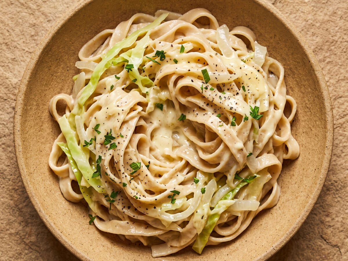 Normannische Tagliatelles mit Cidre und Camembert