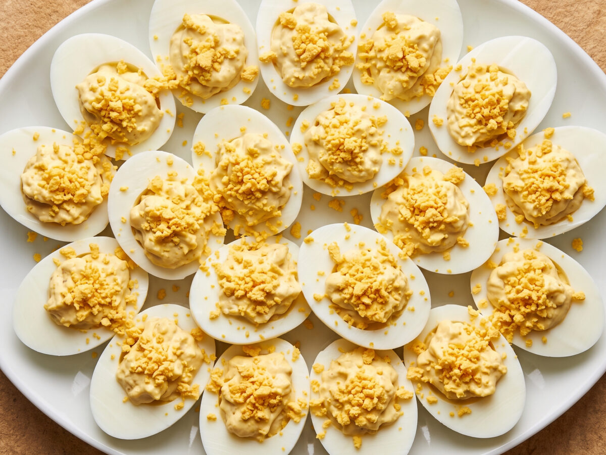 Œufs mimosa mit cremiger Eigelb-Mayonnaise
