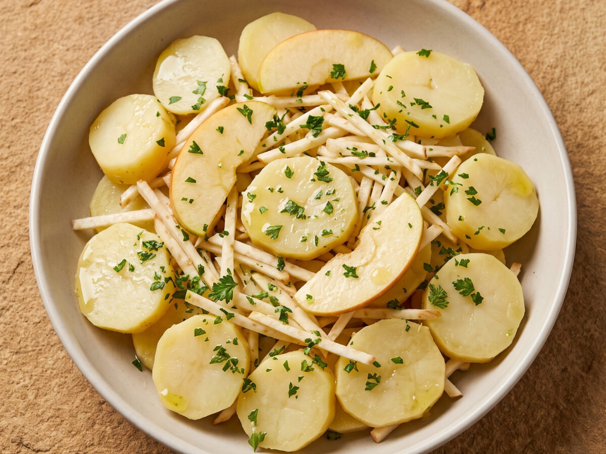 Salade berrichonne mit Kartoffeln, Apfel und Sellerie