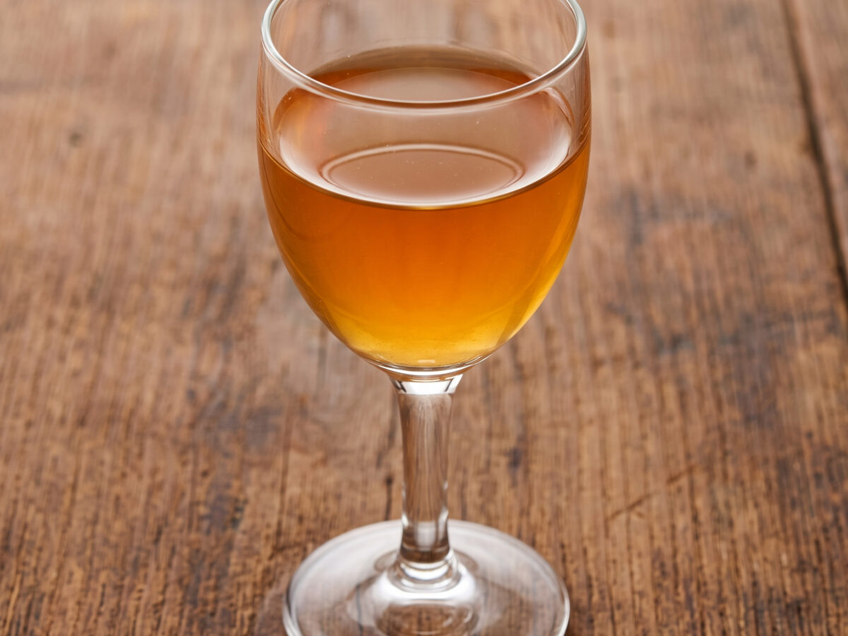 Shrubb aus Martinique mit Orangenschalen