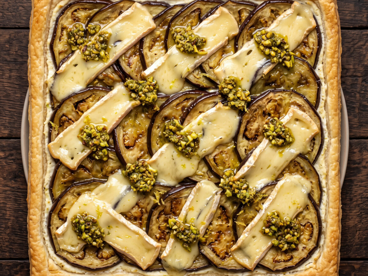 Tarte fine mit Aubergine und Saint-Nectaire