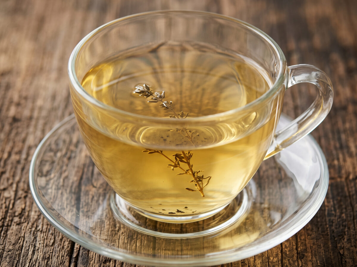 Eine warme Tasse aus der provenzalischen Garrigue