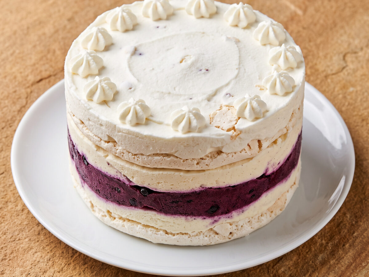 Vacherin glacé au cassis aus Burgund